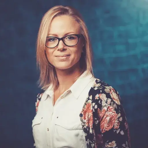 Fenja Anna Flore Gründerin Schwimmschule Wasserflitzer mit langjähriger Erfahrung im Kinderschwimmen