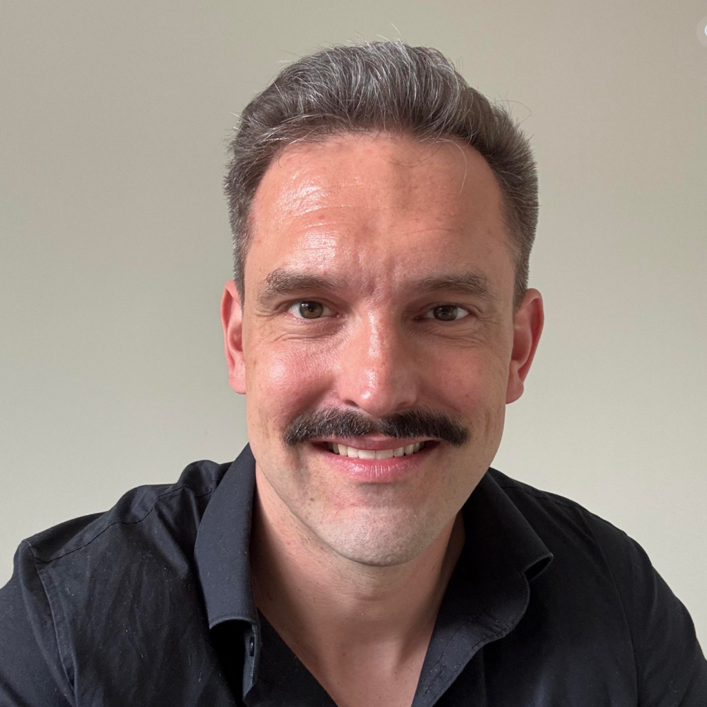 Magnus Schwimmtrainer Schwimmschule Wasserflitzer Kinderschwimmen Ruhrgebiet